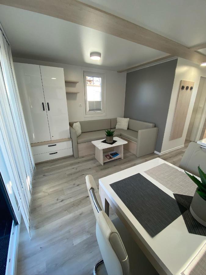 Apartment Floating House Arena 3 *