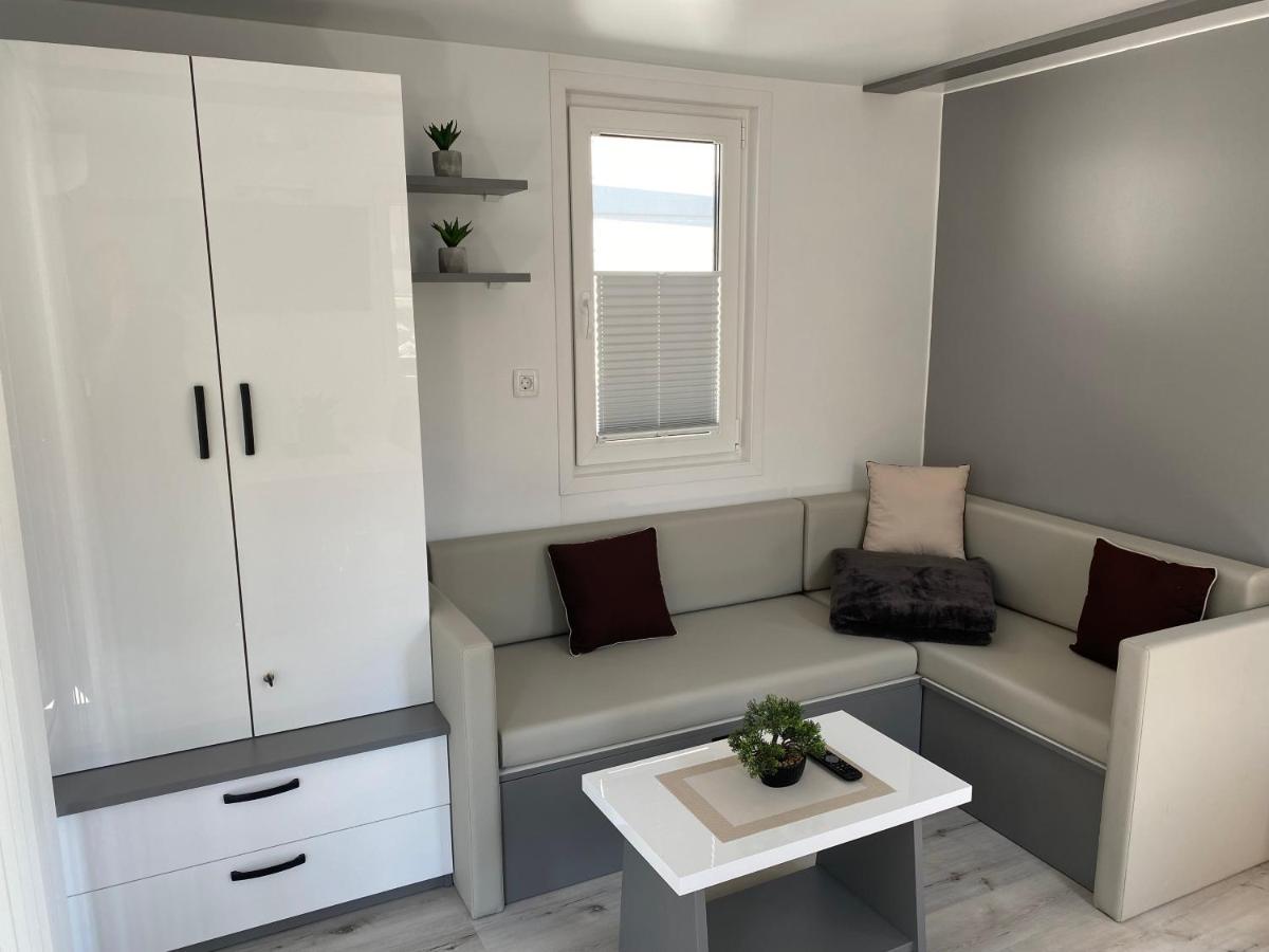 Apartment Floating House Arena 3 *