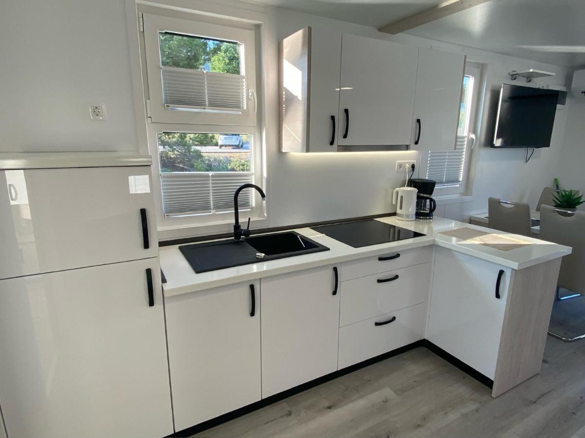 Floating House Arena 3 Apartment *